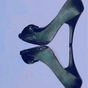 I. Miller, New black fabric peep toe heels w/large bow. Size 9M